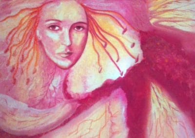 Pintura de una flor rosa. En el centro de la flor aparece un rostro de una mujer con el semblante serio